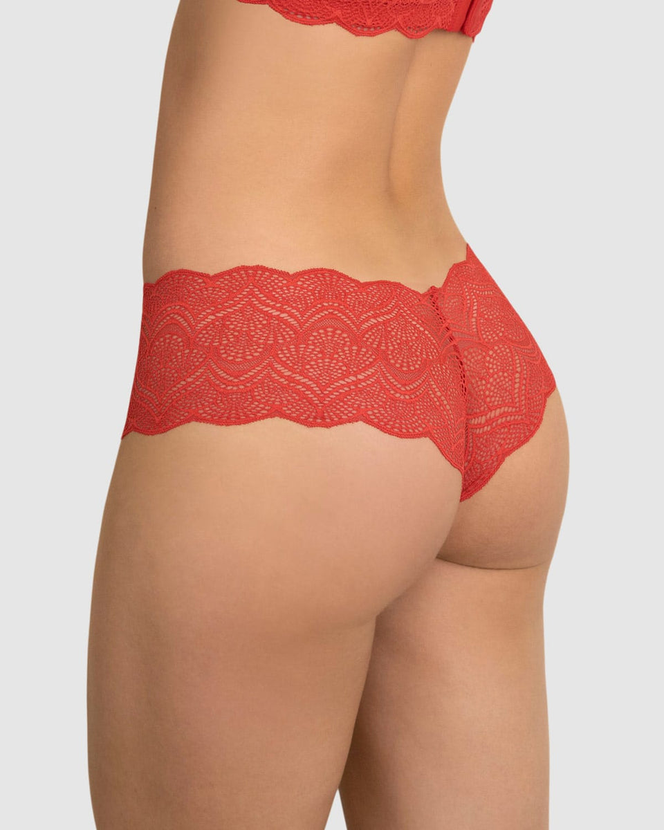 Bloomer estilo cachetero en encaje con transparencias y bordes redondeados