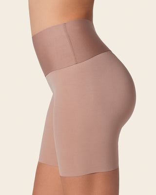 Short de control moderado aspecto invisible con fajón antideslizante#color_857-cafe