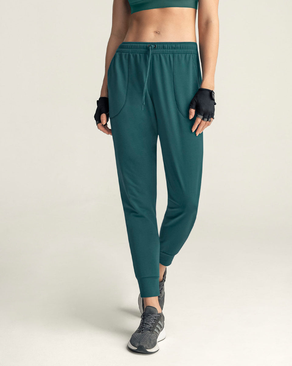 Jogger deportivo de silueta amplia con bolsillos