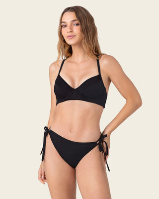 Bikini con top y bloomer ajustables al cuerpo#color_700-negro