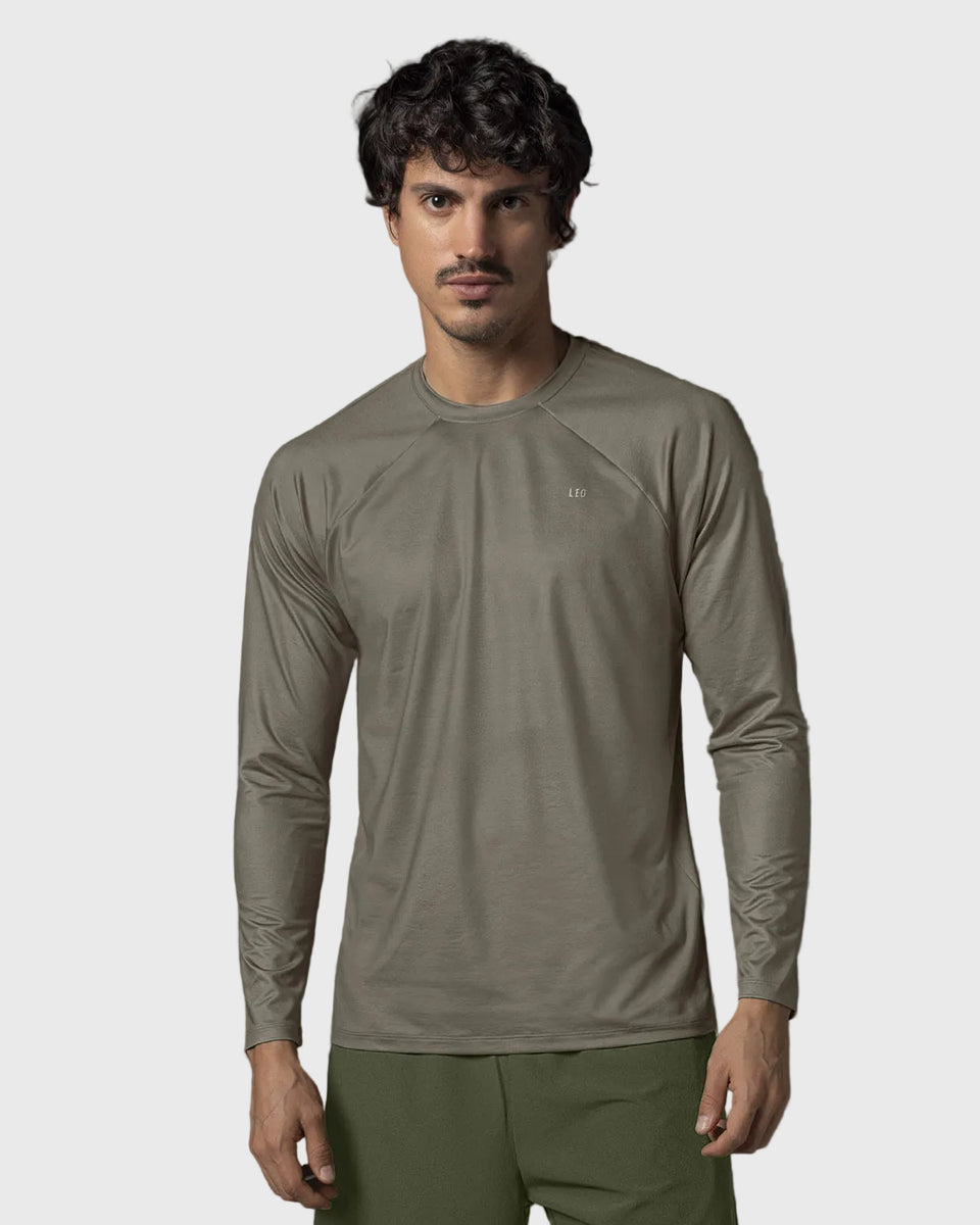 Camiseta deportiva masculina manga larga con protección UV