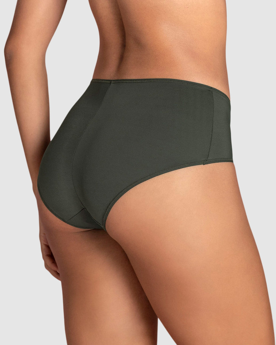 Hípster semidescaderado de buen cubrimiento