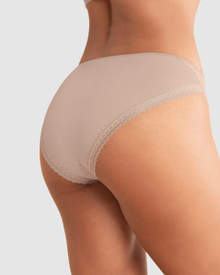 Bloomer tipo bikini con encaje decorativo en piernas#color_802-cafe-claro