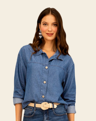 Blusa denim con bordado en espalda#color_024-azul-osc