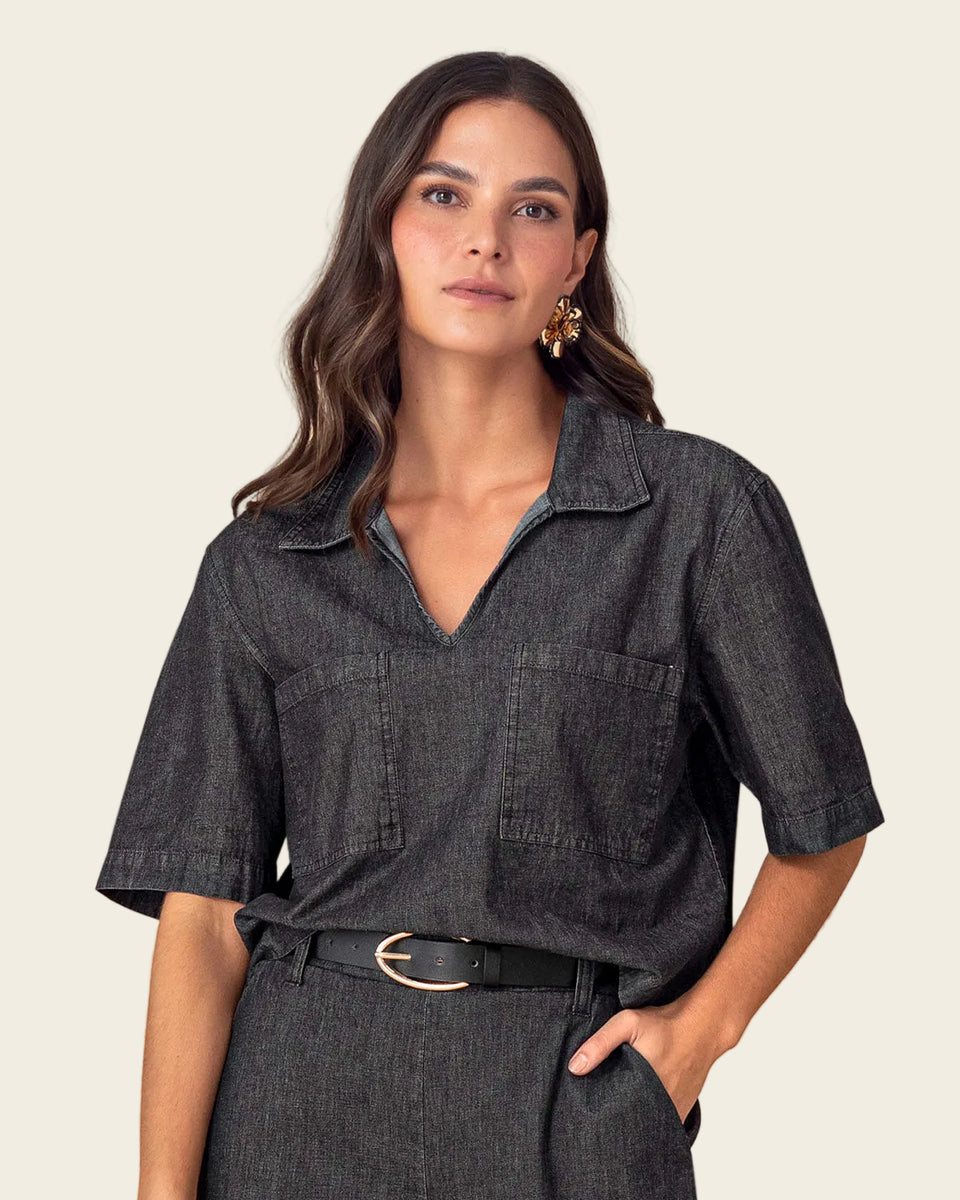 Blusa manga corta cuello sport en índigo liviano