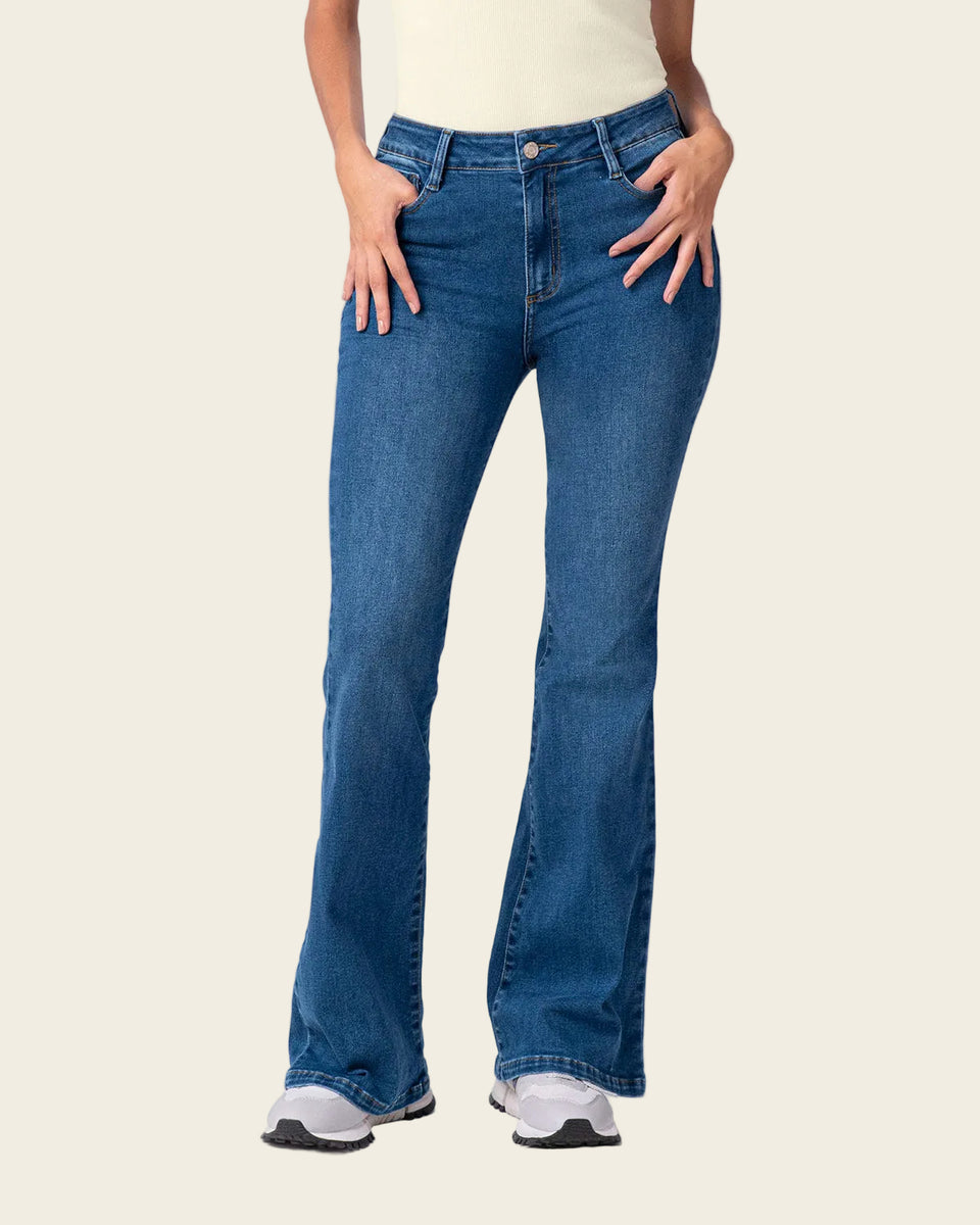 Jean levanta cola ruedo flare