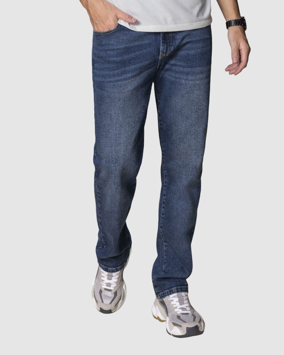 Jean ruedo recto básico para hombre