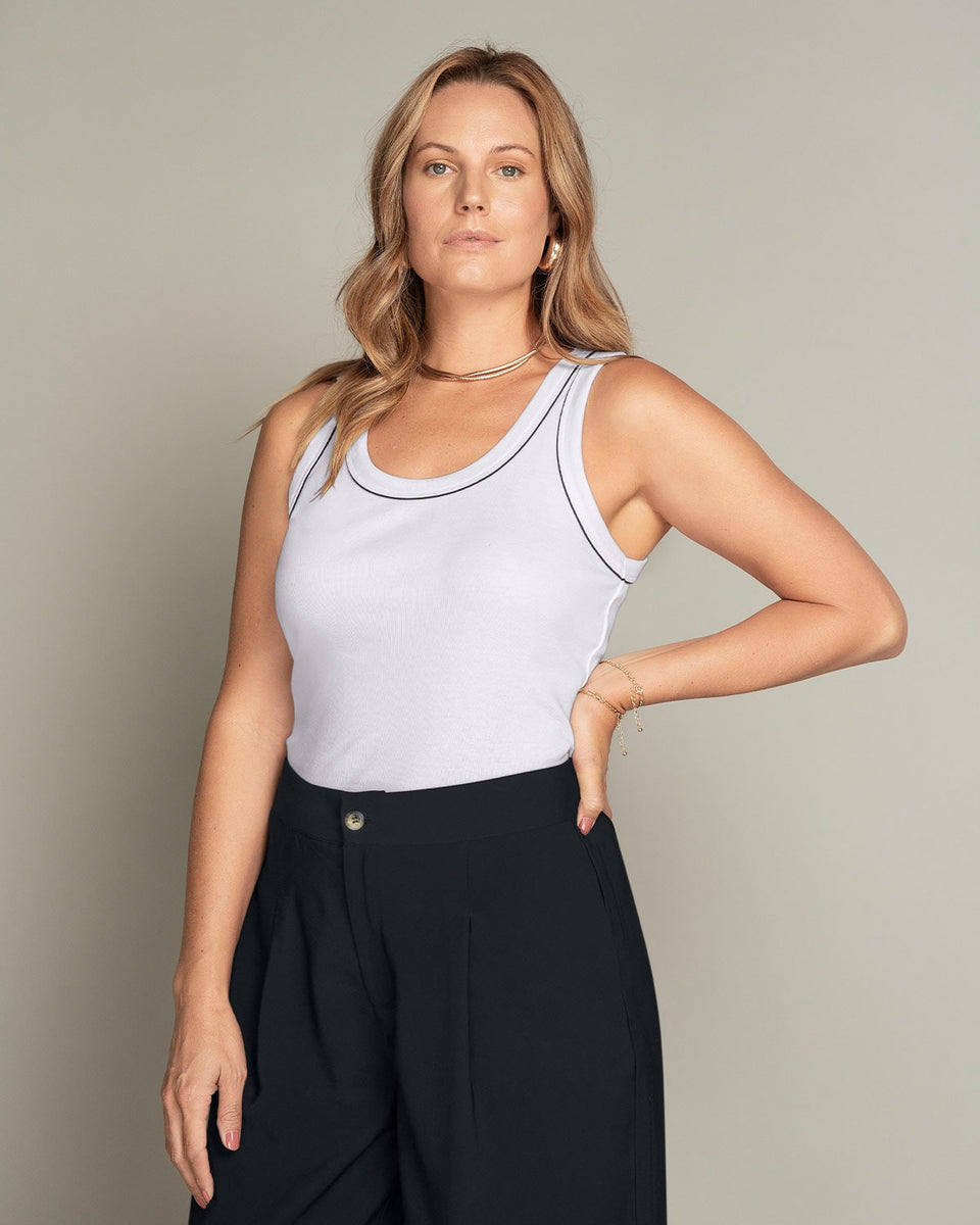Blusa sin mangas con detalle en contraste