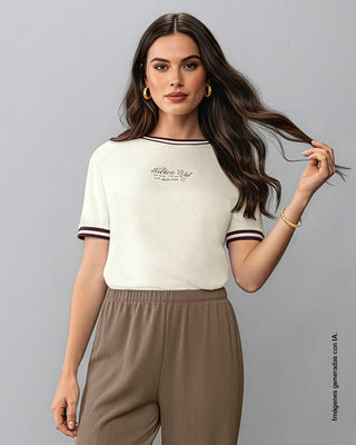 Blusa con detalle de líneas en contraste en manga y cuello#color_018-marfil