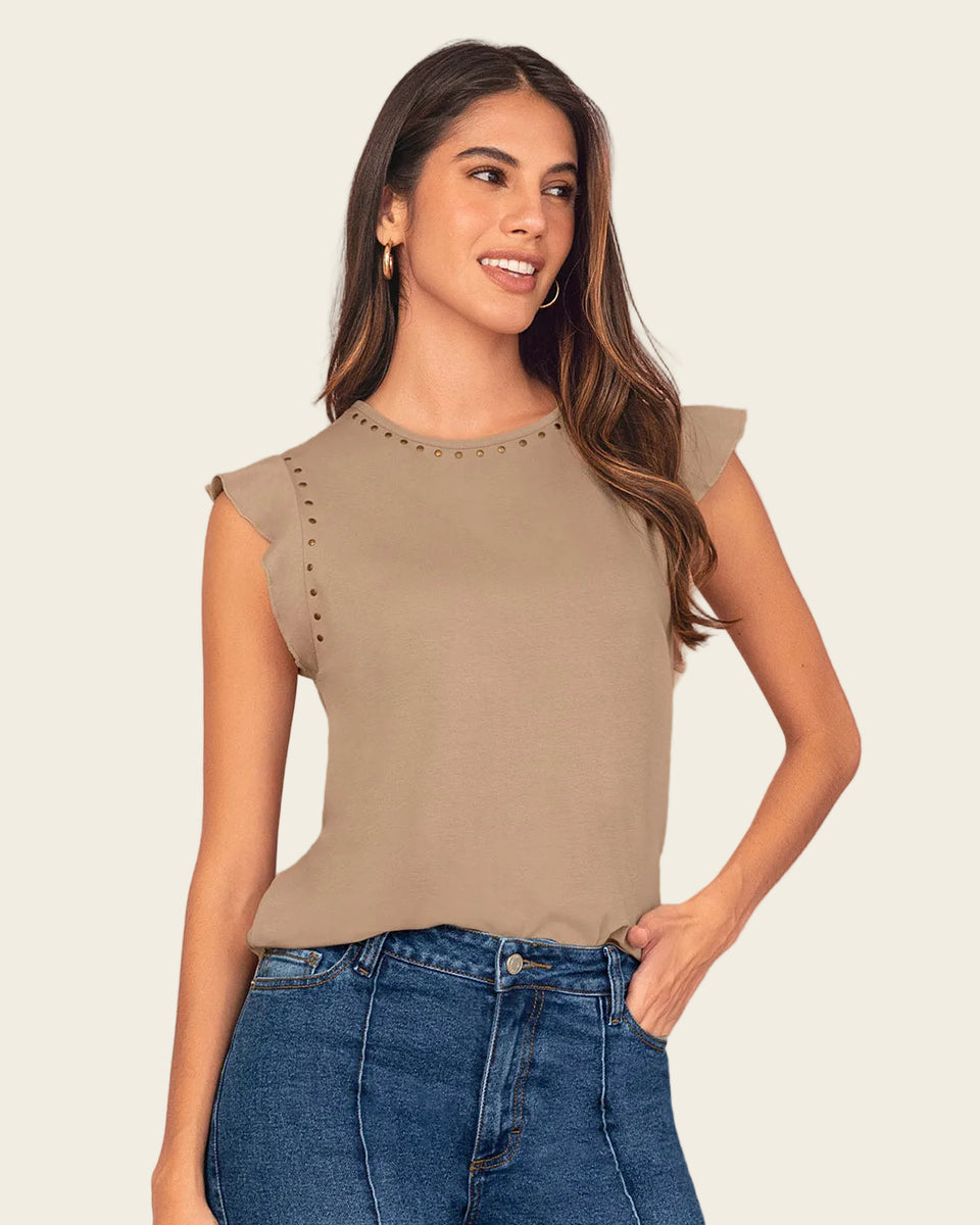 Blusa con taches en cuello y sisa
