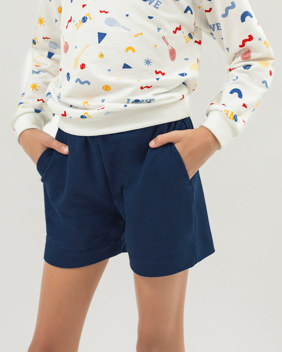 Bermuda corta con bolsillos funcionales para niño