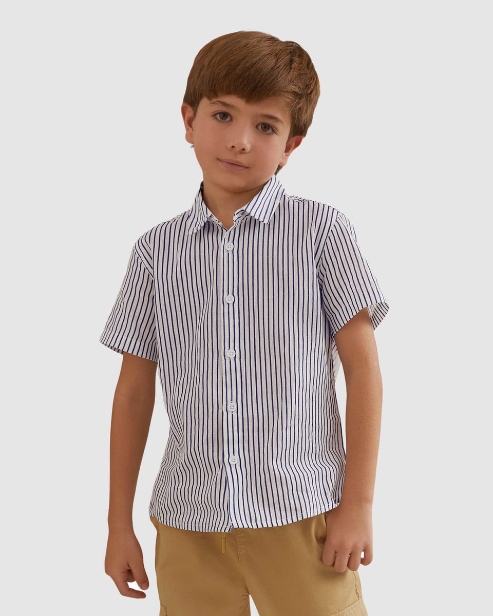 Blusa manga corta con cuello para niño