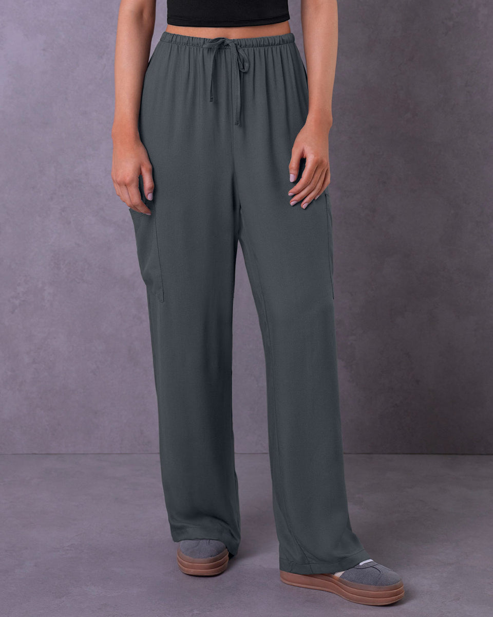 Pantalón tipo cargo con elástico en cintura ajustable