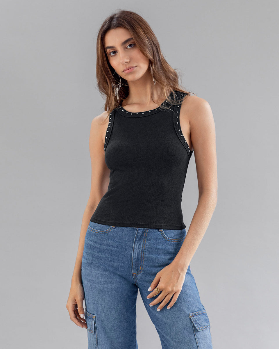 Blusa sin mangas con taches en cuello y sisa
