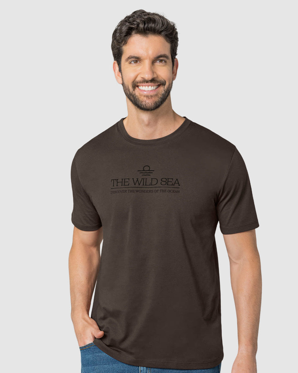 Camiseta manga corta con estampado localizado y cuello redondo