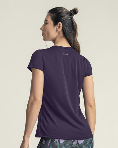Blusa deportiva de secado rápido y silueta semiajustada#color_450-morado
