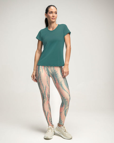 Blusa deportiva de secado rápido y silueta semiajustada#color_632-verde-oscuro