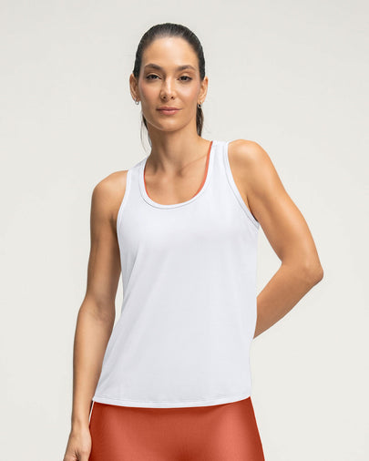 Blusa deportiva de secado rápido y silueta semiajustada para mujer#color_000-blanco