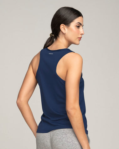 Blusa deportiva de secado rápido y silueta semiajustada para mujer#color_509-azul