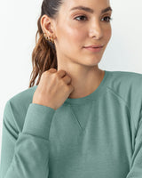 Suéter deportivo de cuello redondo#color_645-verde