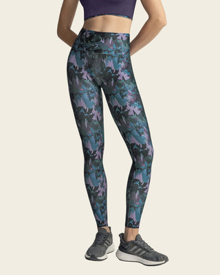 Legging deportivo tiro alto con corte en glúteos tipo corazón#color_186-estampado-flores