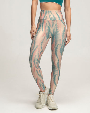 Legging deportivo tiro alto con corte en glúteos tipo corazón#color_394-estampado-marmol