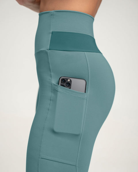 Legging tiro alto control en abdomen y muslos con bolsillo lateral#color_644-verde