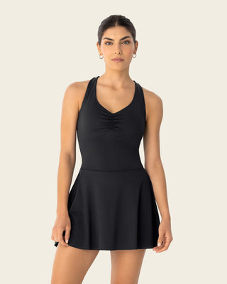 Vestido deportivo con detalle en escote y control suave en abdomen#color_700-negro