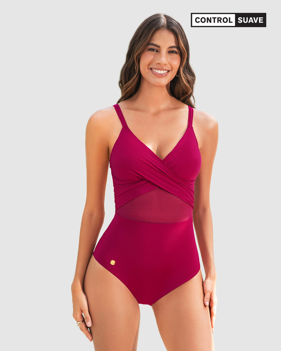 Traje de baño entero de control suave en abdomen y drapeado en escote