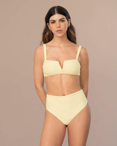 Bikini con bloomer de tiro alto y top de escote recto#color_898-marfil