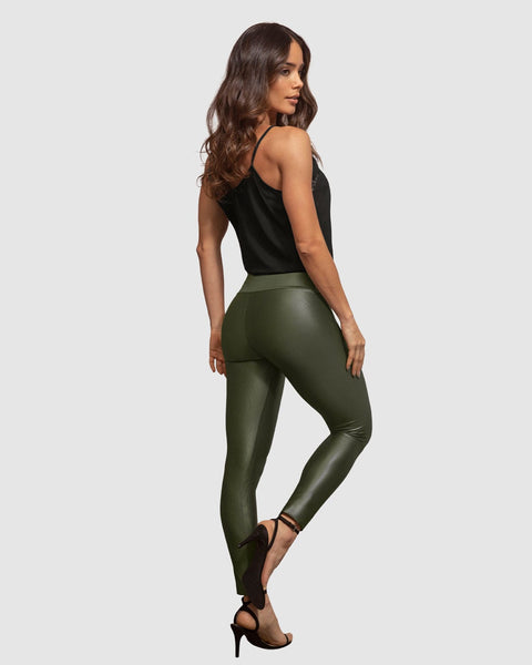 Leggings con acabado imitación cuero con control de abdomen#color_695-verde