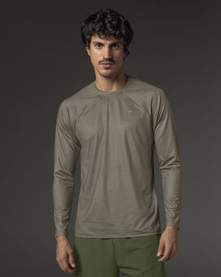 Camiseta deportiva masculina manga larga con protección UV#color_606-arena