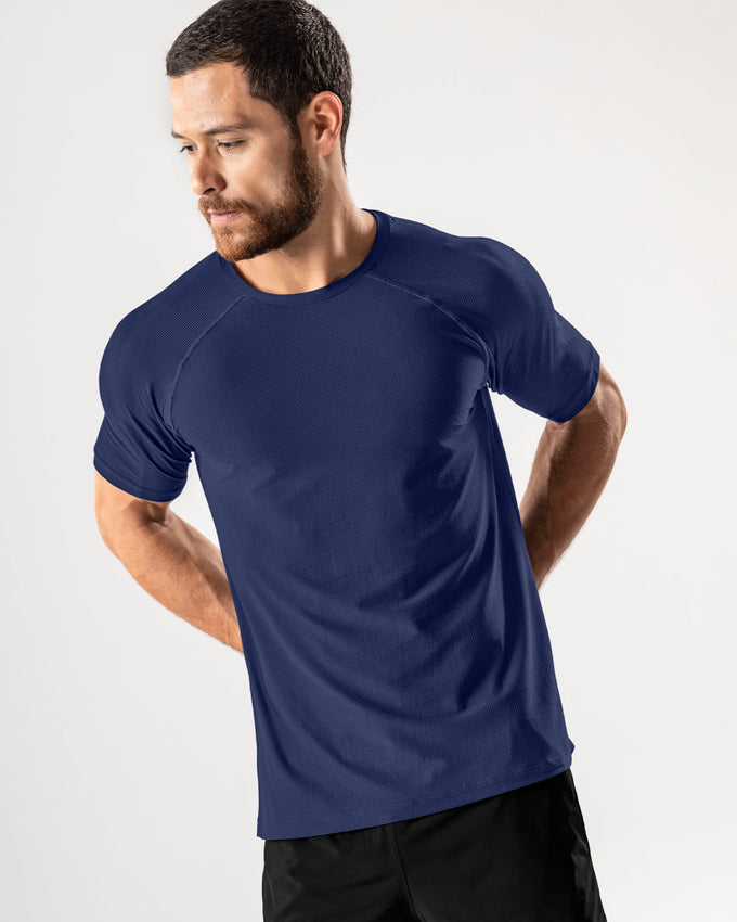 Camiseta deportiva con tela texturizada y transpirable#color_515-azul-fuerte