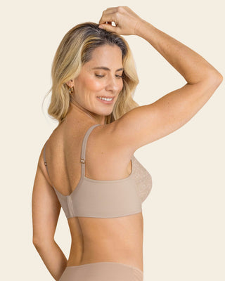 Brasier triangular con copas en encaje y espalda en tela lisa#color_802-cafe-claro
