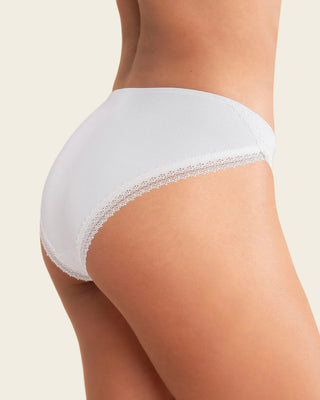 Bloomer tipo bikini con encaje decorativo en piernas#color_000-blanco
