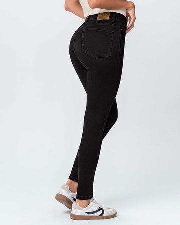 Jeans skinny esenciales para mujer#color_700-negro