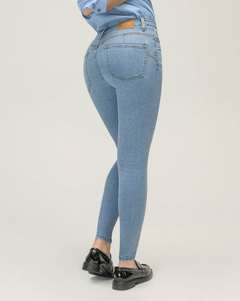 Jean skinny levanta cola Leonisa Costa Rica