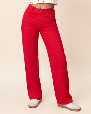 Jean en white denim con estampado#color_c35-rojo-oscuro