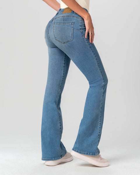 Jean levanta cola ruedo flare#color_022-azul-claro