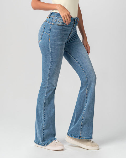 Jean levanta cola ruedo flare#color_022-azul-claro