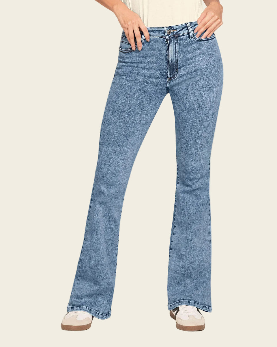Jean levanta cola ruedo flare