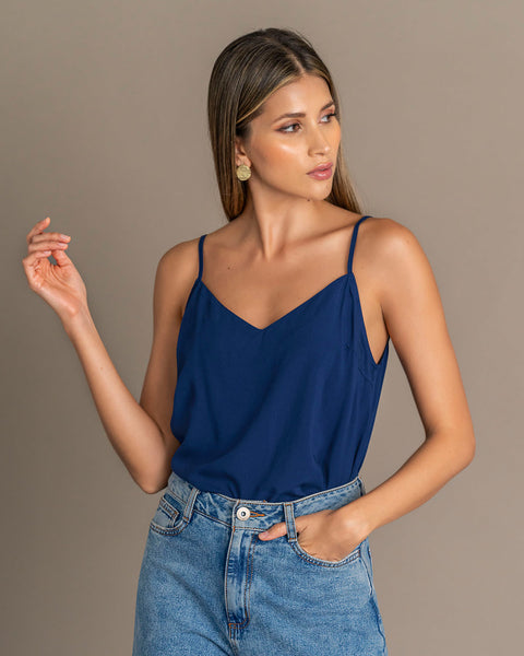 Blusa de tiritas con cuello en V#color_547-azul-medio