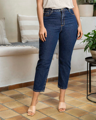 Jean tipo mom fit con bolsillos funcionales#color_052-azul-medio