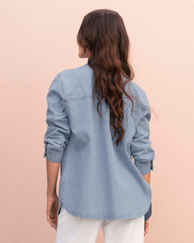Chaqueta manga larga oversized con cuello camisero#color_159-azul-claro
