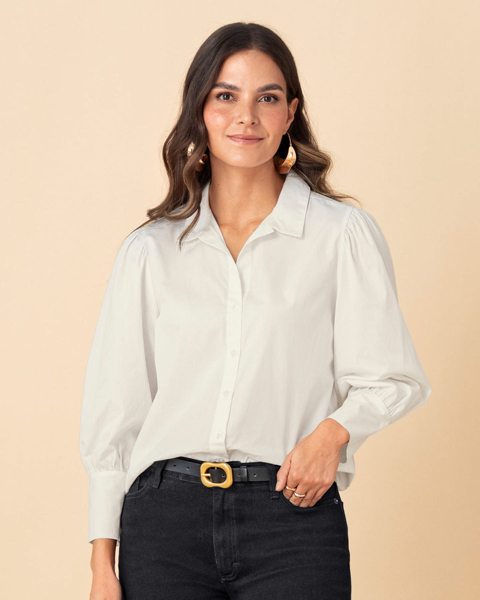 Blusa manga 3/4 con perilla funcional y recogido en hombros