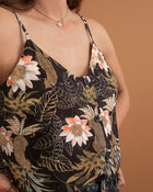 Blusa de tiritas con escote en V y perilla decorativa