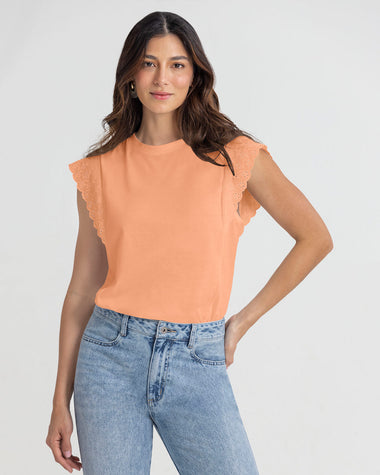 Blusa sin mangas con detalle ojalillo en hombros#color_279-coral