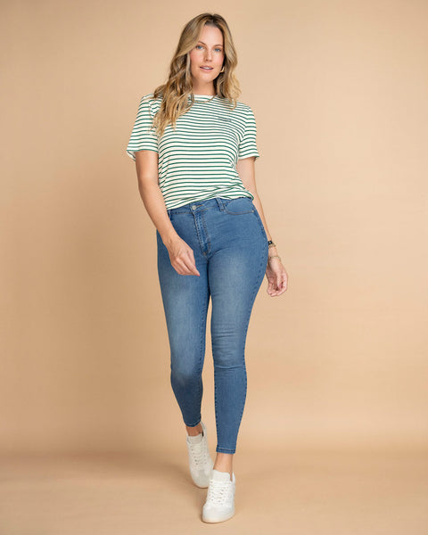 Blusa con estampado localizado en frente#color_047-raya-verde