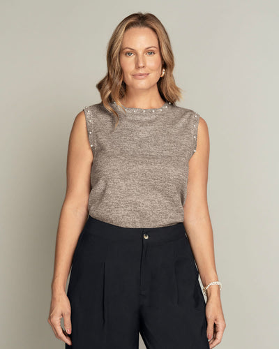 Blusa sin mangas con perlas decorativas#color_084-arena