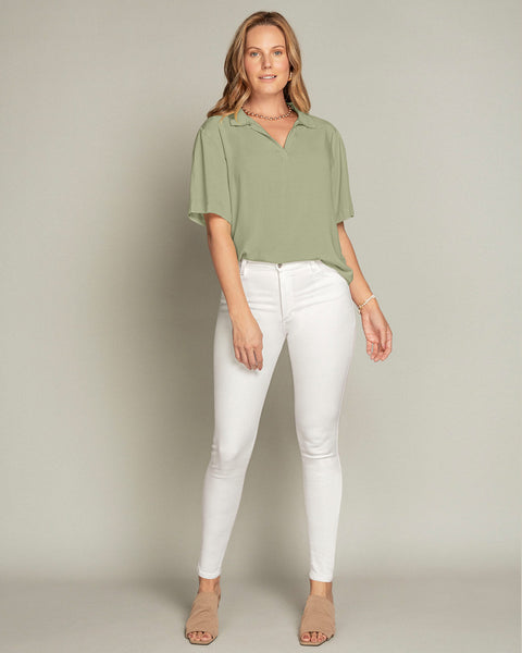 Blusa cuello sport de silueta amplia#color_624-pistacho